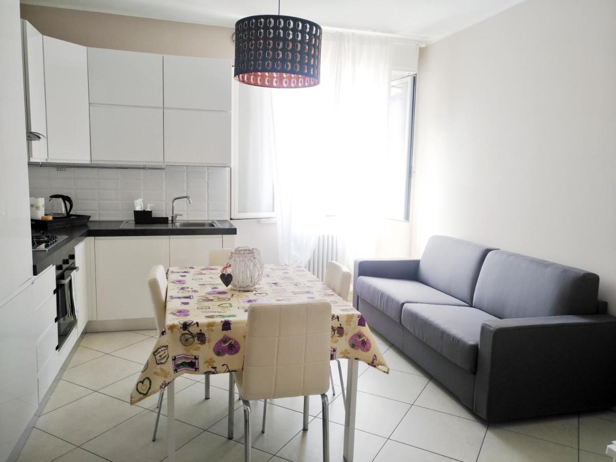 Mamma Casa Marina Center Apartments Rimini Exterior photo