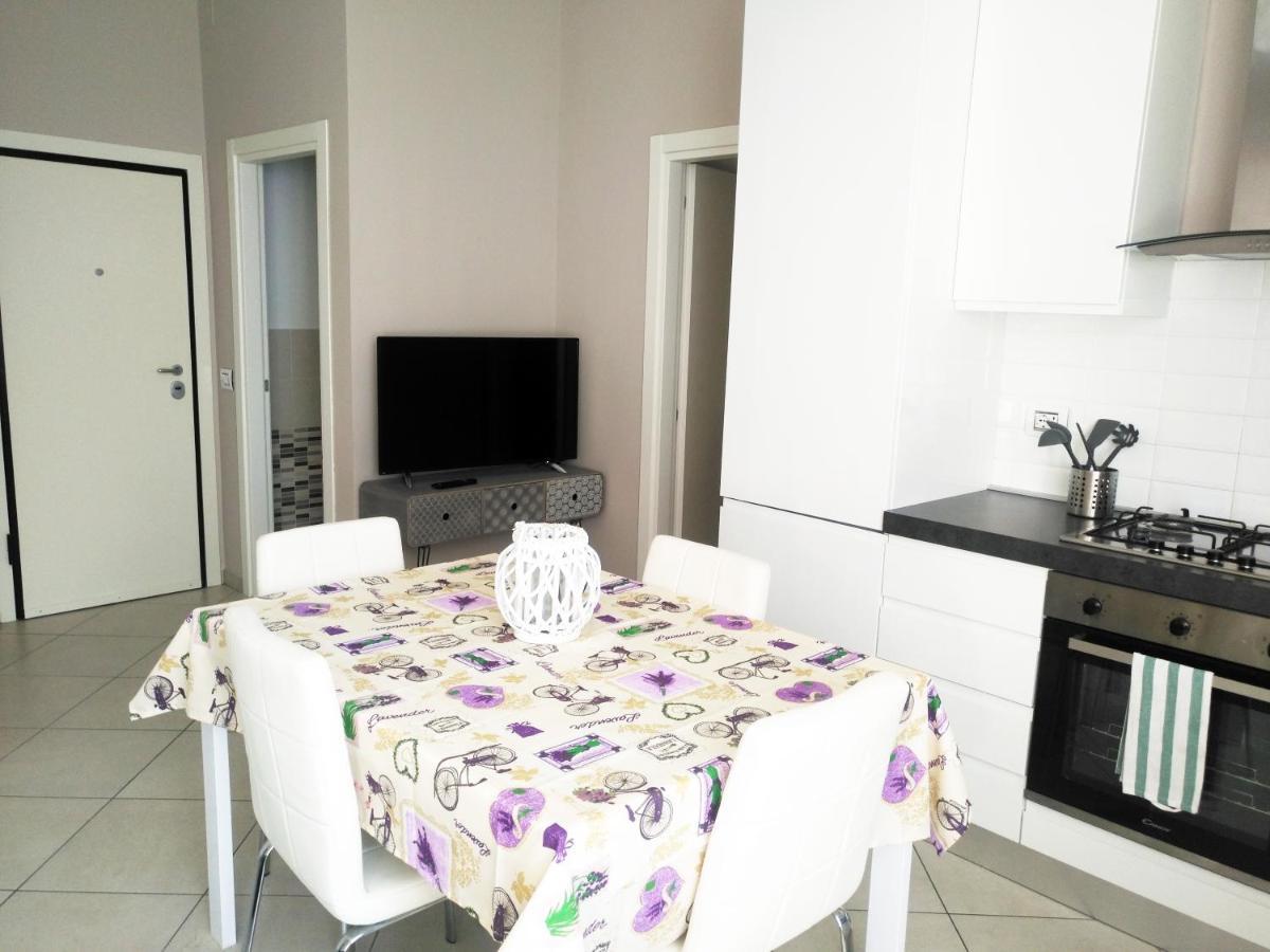 Mamma Casa Marina Center Apartments Rimini Exterior photo